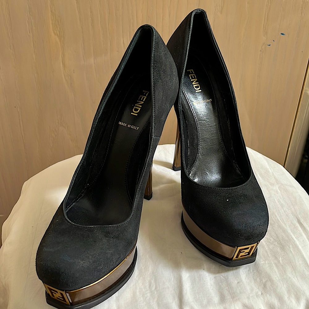 Fendi Black Suede Fendista platform heels size 38